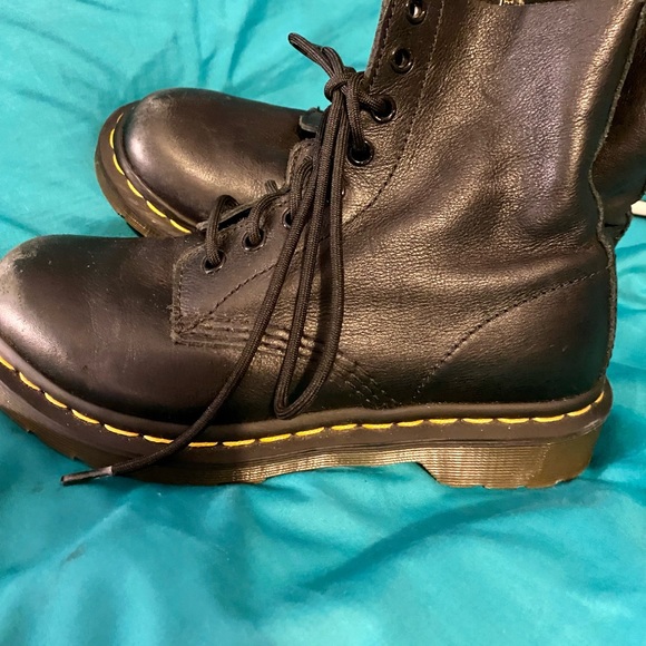 Pascal style 8 whole Doc Martins - Picture 5 of 11